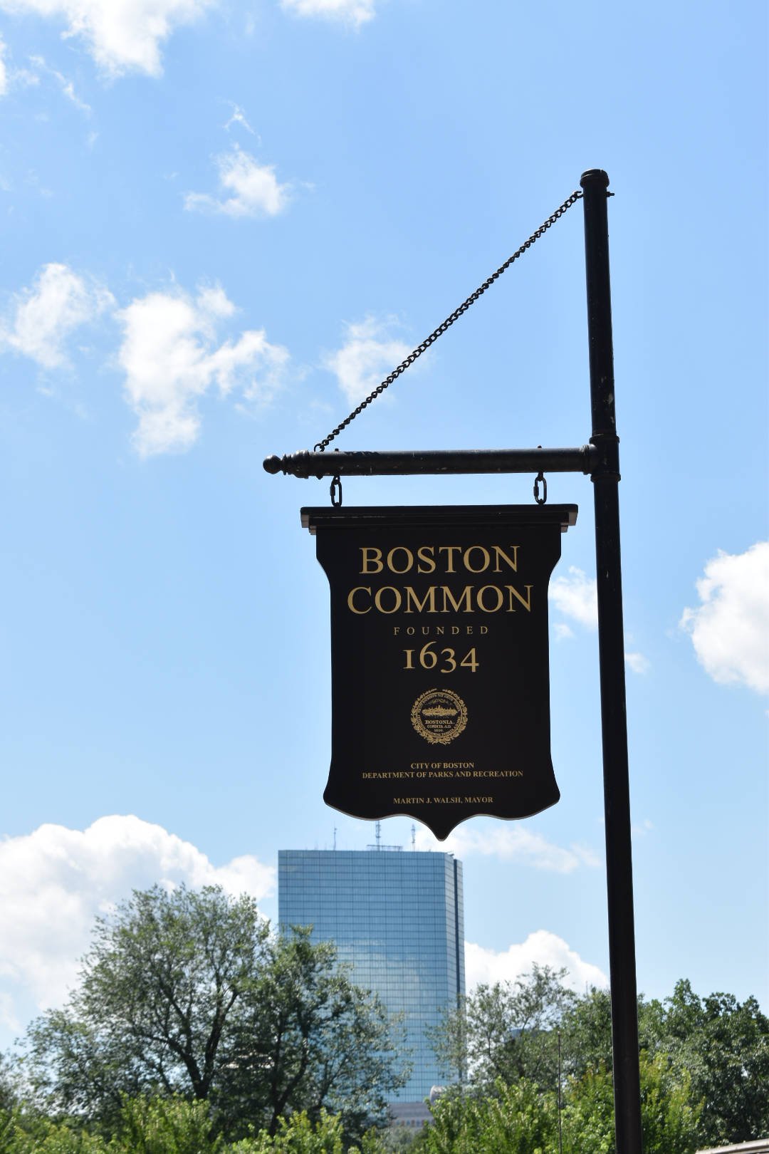 Boston_MA_Vert