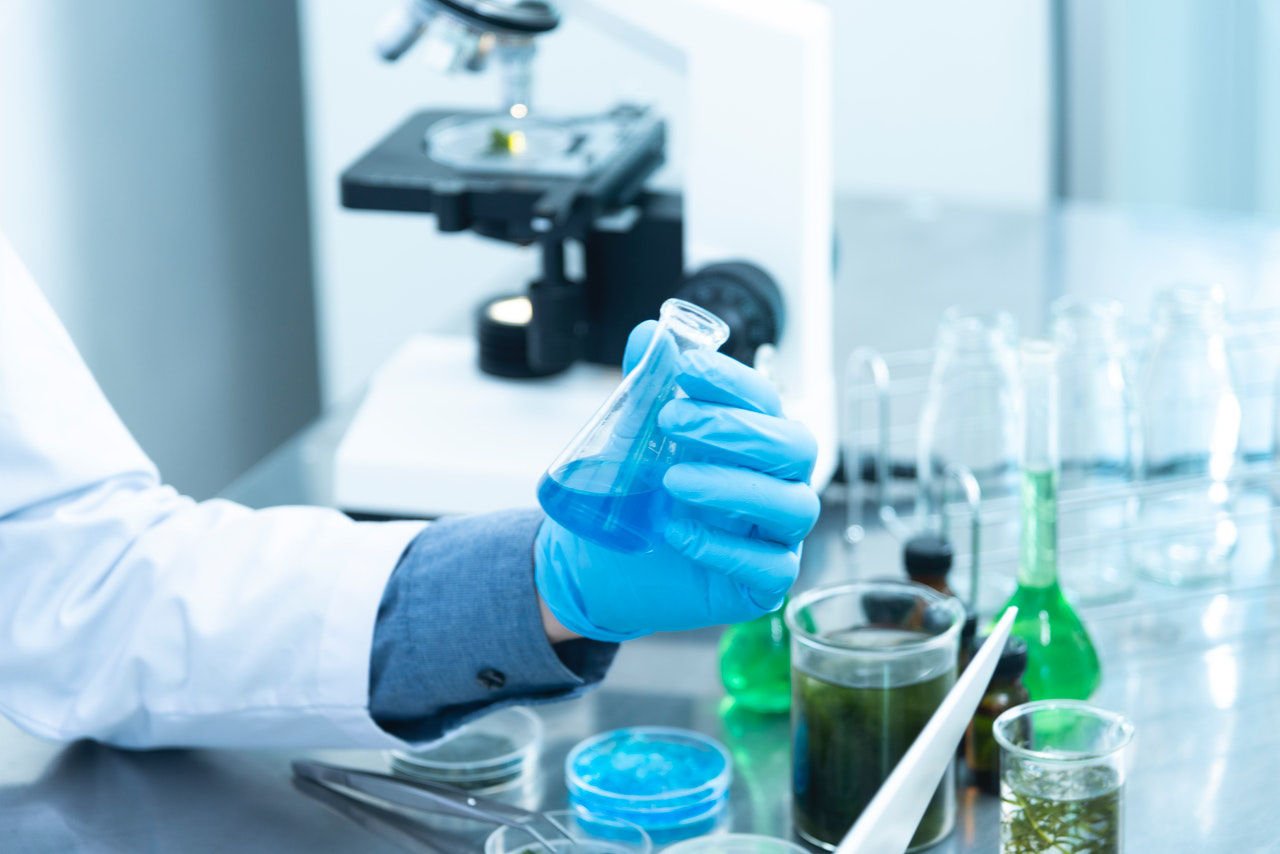 PharmaceuticalManufacturing-2280571